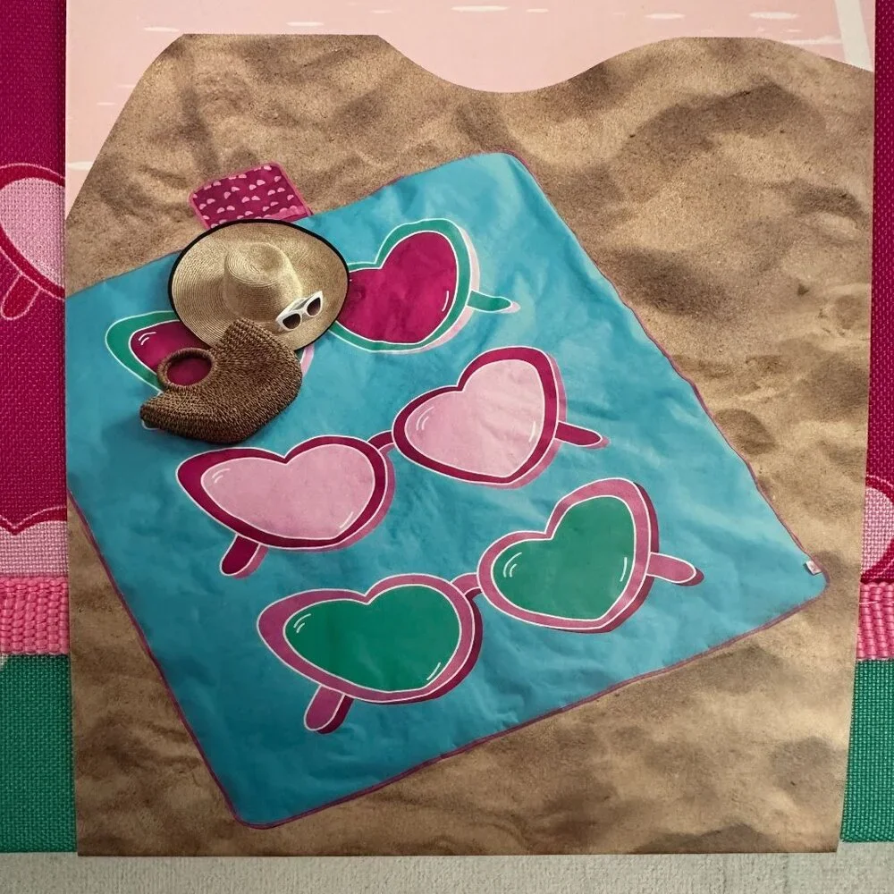 Paris Hilton Pink/Blue Heart Sunglasses 60x70 Beach Picnic Blanket NEW - Picture 3 of 10